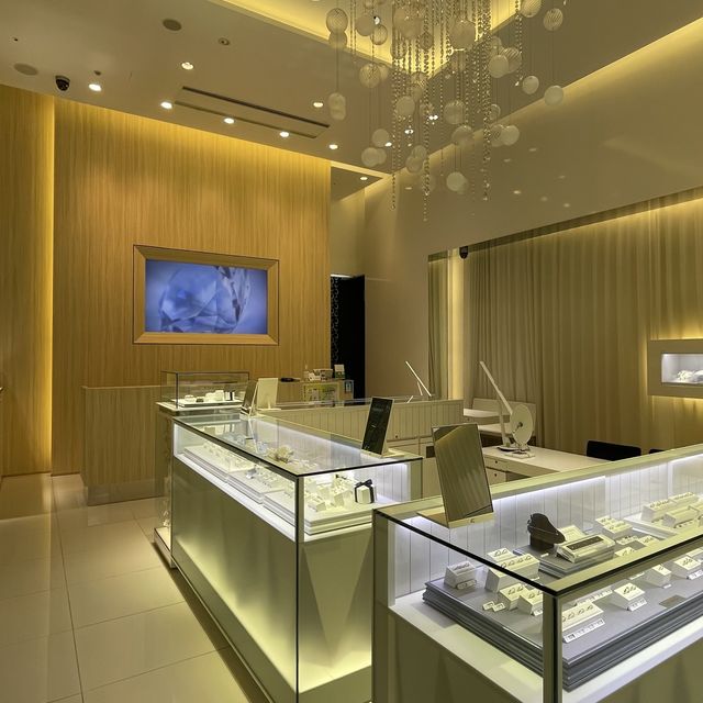 【4℃ BRIDAL(ヨンドシーブライダル)の口コミ】 価格は2人で23万程で予算内で購入できた。
無料でプラチナからプレミアム…