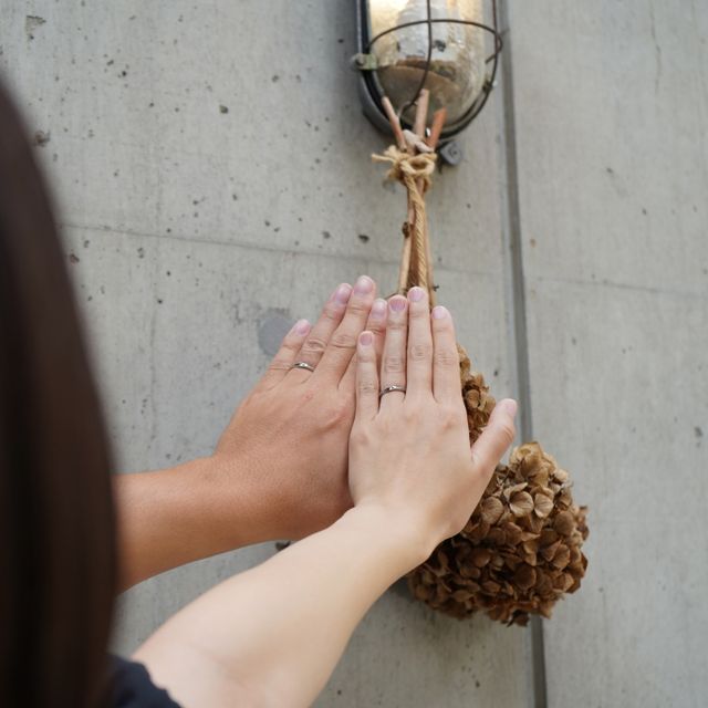 【THREE TREES(スリーツリーズ)の口コミ】 指輪のデザイン、質感、文字やイラスト、宝石など細かく選びながら、また…