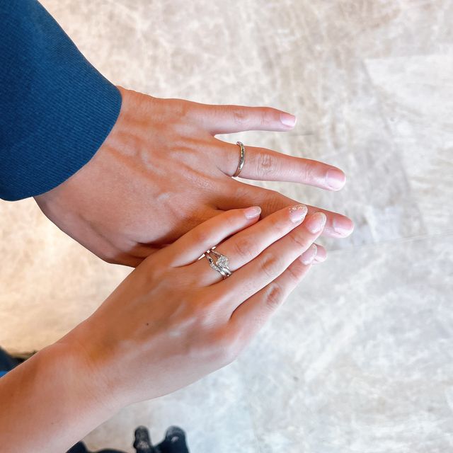 【アイプリモ(I-PRIMO)の口コミ】 
この指輪はシンプルで派手すぎないデザインが魅力です。ダイヤが3つ配置…