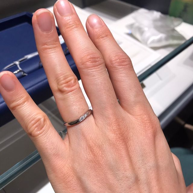 【銀座ダイヤモンドシライシの口コミ】 つけ心地が何よりよかったです。指輪のデザインが似たものたくさんつけさ…