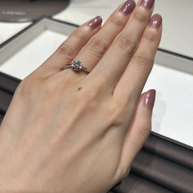 【アイプリモ(I-PRIMO)の口コミ】 銀座本店、なんば本店限定の指輪を購入しました。
バラの形になっていて周…