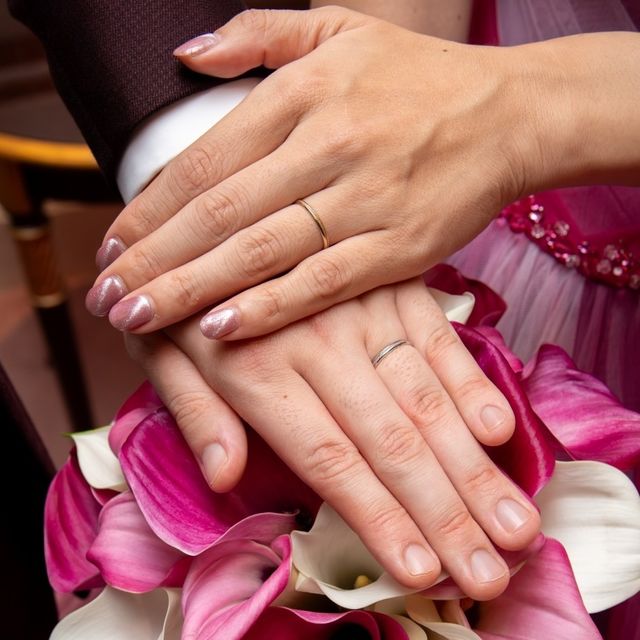 【JEWELRY MOTHERHOUSE BRIDAL(ジュエリーマザーハウスブライダル)の口コミ】 シンプルで肌馴染みの良い結婚指輪にしたくこちらを選びました。１ミリ以…