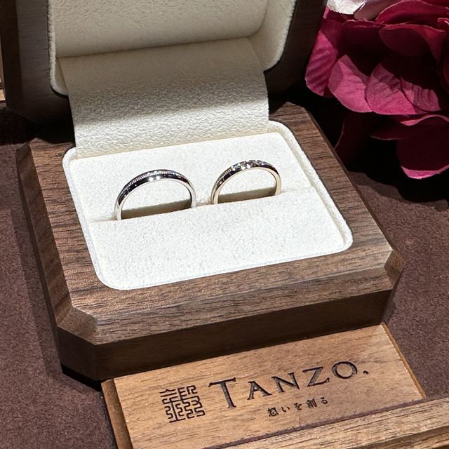 【TANZO.(鍛造指輪)の口コミ】 自分が好きな素材や石のサイズや石の種類、デザイン等を選ぶことができて…