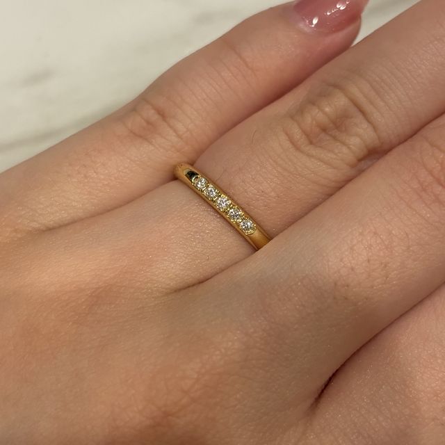 【ラザール ダイヤモンド(LAZARE DIAMOND)の口コミ】 ブリスコレクションはリングの細さ、ダイアモンドの数、素材などを選べる…