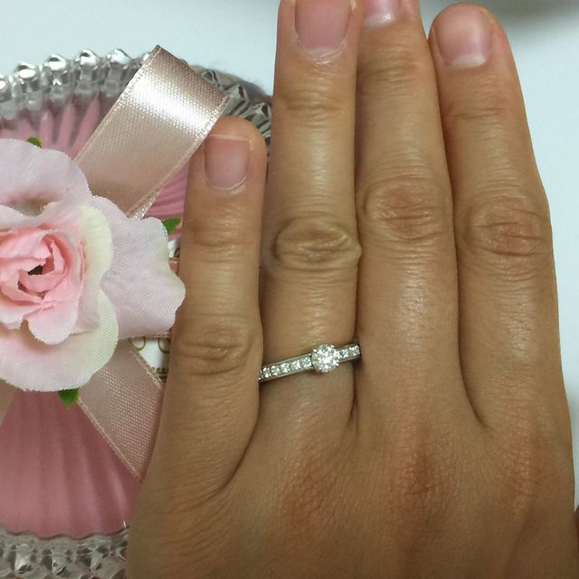 【ブルガリ(BVLGARI)の口コミ】 デザイン性とゴージャス感です。一粒ダイヤよりもエタニティのようにダイ…