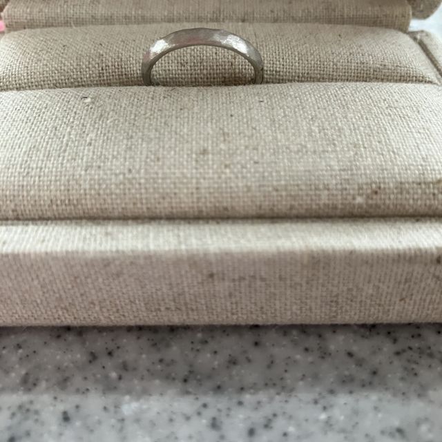 【SIENAROSE(シエナロゼ)の口コミ】 プラチナの指輪を希望していて、シンプルでありながらありきたりなよくあ…