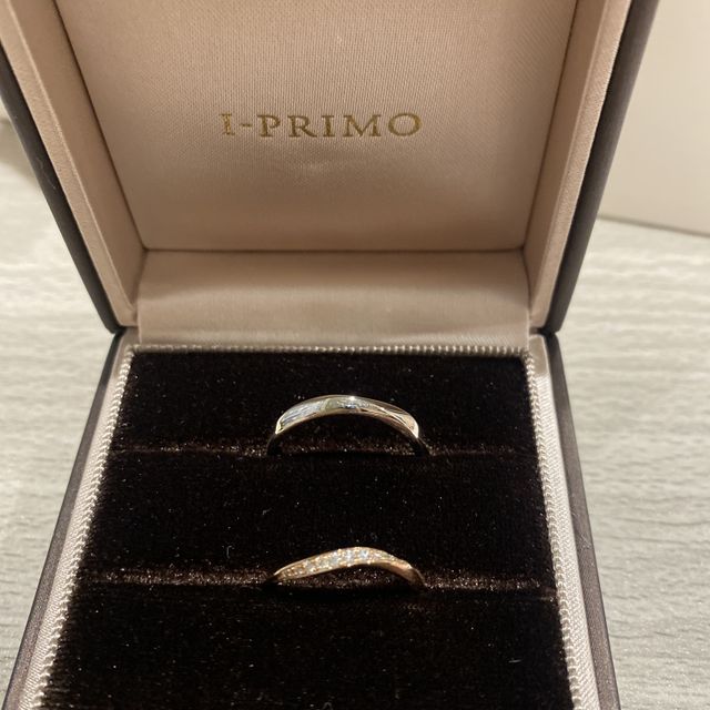 【アイプリモ(I-PRIMO)の口コミ】 シンプルすぎるかつ派手な指輪はあまり考えておらず
2人にお似合いですよ…