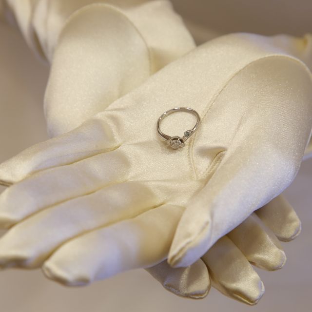 【Mariage ent(マリアージュエント)の口コミ】 お花の形が可愛く、お店でショーケースの中にあるのを見て一目惚れしまし…