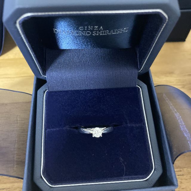 【銀座ダイヤモンドシライシの口コミ】 とてもつけやすく、流行にも左右されないデザインを選んだ。夫も気に入っ…