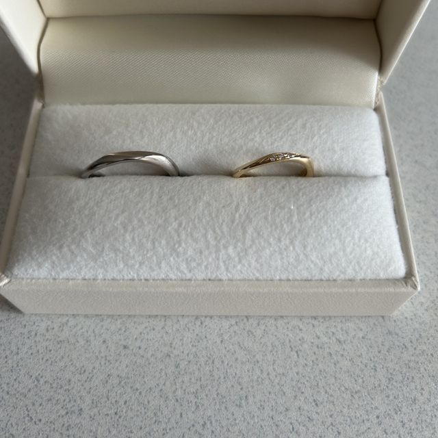 【CRAFY(クラフィ)の口コミ】 色や素材はお互い好きなものを選びました。指輪の反対側に２つの指輪が重…