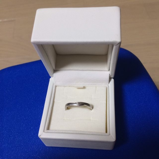 【4℃ BRIDAL(ヨンドシーブライダル)の口コミ】 仕事にも気にならない様な、シンプルで細いタイプの付けやすい物を探して…