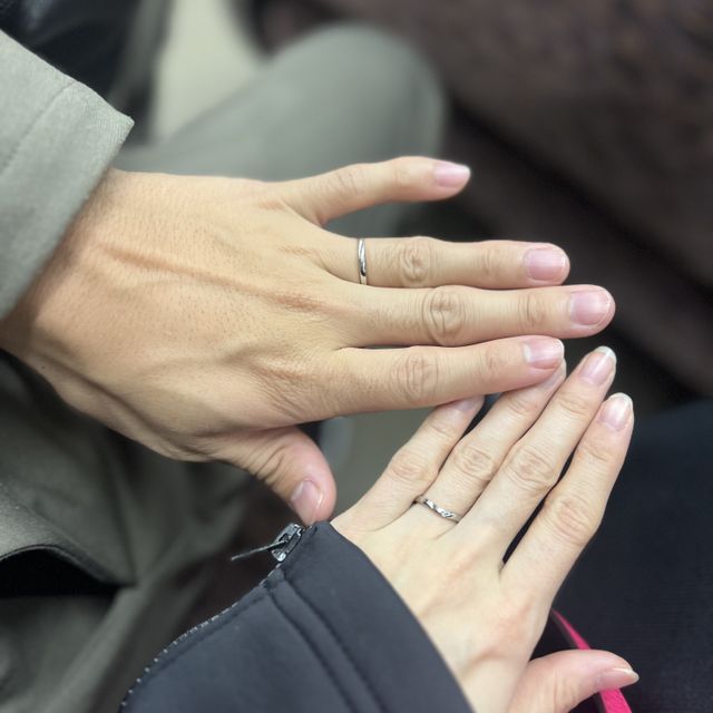 【カルティエ(Cartier)の口コミ】 ダイヤもひとつもついていなくて、とてもシンプルなデザインだけど、めち…