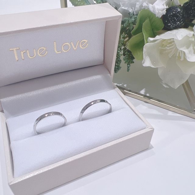 【True Love(トゥルーラブ)の口コミ】 　シンプルなデザインでどんな服装にでも会うのでずっと付けていられる。
…