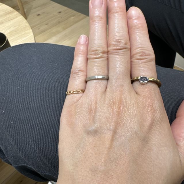 【出雲結(いずもゆい)の口コミ】 入籍後に購入したため、結婚指輪のみに。
結婚指輪のみだと2人でも価格帯…