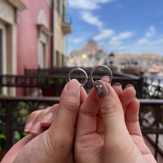 【アイプリモ(I-PRIMO)の口コミ】 お好みでマット加工などを入れることができます。斜めのデザインが入って…