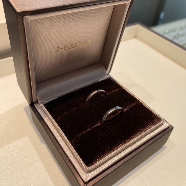 【アイプリモ(I-PRIMO)の口コミ】 シンプル！太すぎず、細すぎず、自分達の指の太さなどにもバランスよく合…