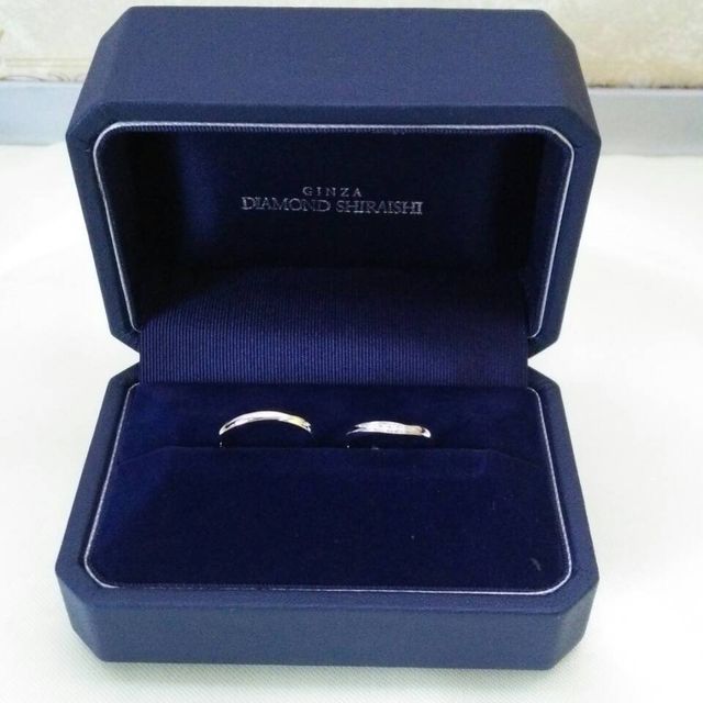 【銀座ダイヤモンドシライシの口コミ】 結婚指輪をシンプルなものにしようとしていたのですが、ダイヤの入ってい…