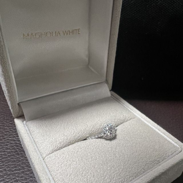 【MAGNOLIA WHITE JEWELRY(マグノリアホワイトジュエリー)の口コミ】 輝きが本当に綺麗です。
他のショップもちらっと見学はしましたが、やはり…