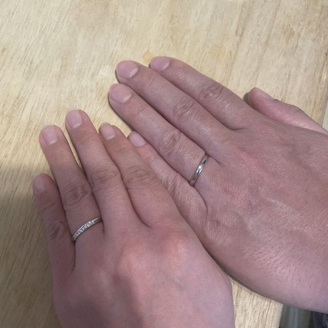 【4℃ BRIDAL(ヨンドシーブライダル)の口コミ】 自分の指に馴染むシンプルで飽きの来ない上品なデザインで水が流れるよう…