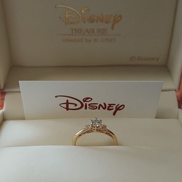 【ケイウノ ブライダル(K.UNO BRIDAL)の口コミ】 作品の世界観がそのまま指輪に再現されており、WEBやｶﾀﾛｸﾞで見るよりさら…