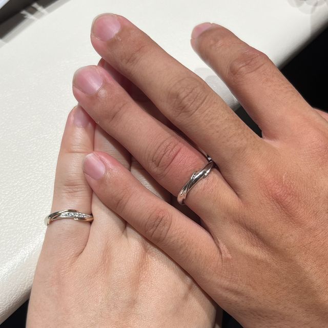 【アイプリモ(I-PRIMO)の口コミ】 第一候補にした指輪でした。
わたしは肌が白いのでプラチナで良かったので…