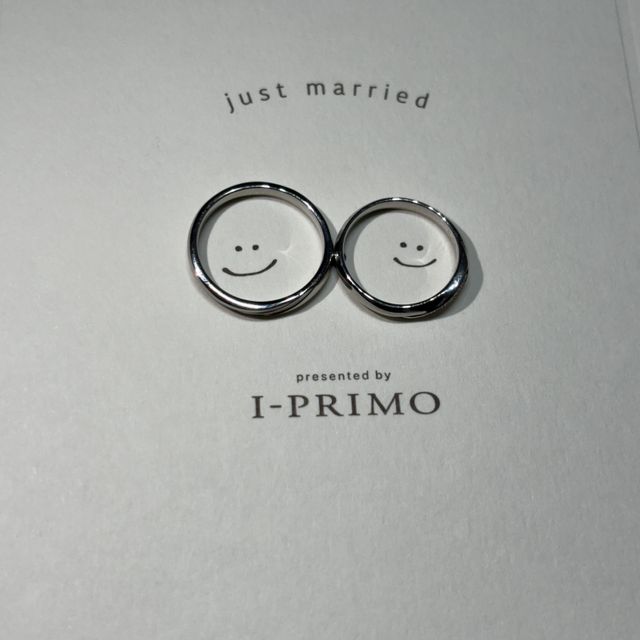 【アイプリモ(I-PRIMO)の口コミ】 デザインに関しては、まず店舗に来店してその指輪に一目惚れしました。指…