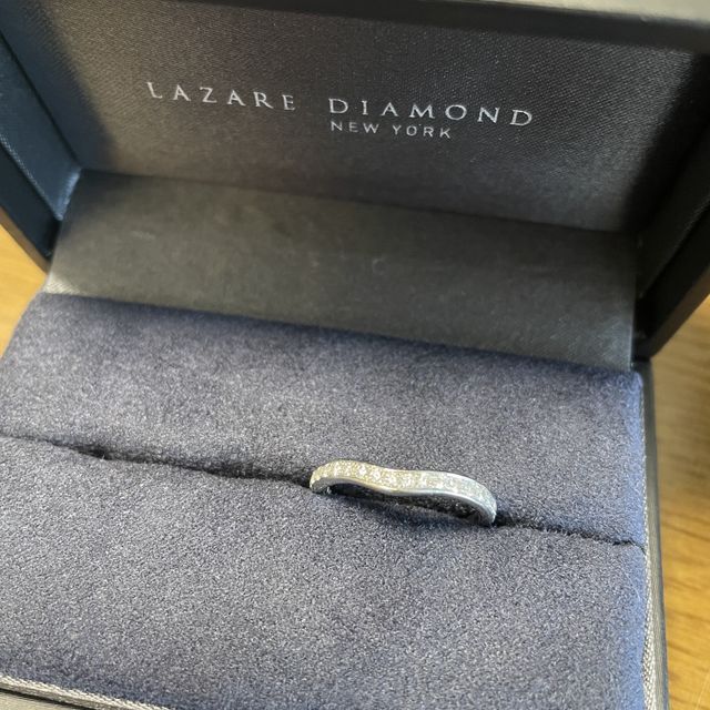 【ラザール ダイヤモンド(LAZARE DIAMOND)の口コミ】 デザインがとても綺麗&可愛いかったので一目惚れしました。
つけごご…