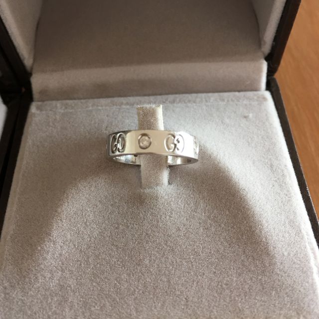 【グッチ(GUCCI)の口コミ】 お互いにグッチが好きで、結婚指輪はグッチにしたいと決めていました
婚約…