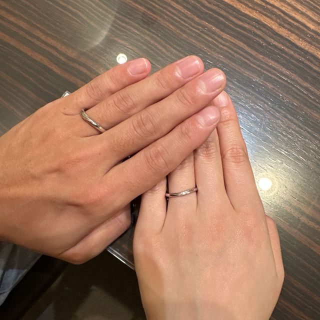 【AMATSU(アマツ)の口コミ】 赤い糸を意味する、ピンクゴールドのラインがお気に入りです。指にはめた…