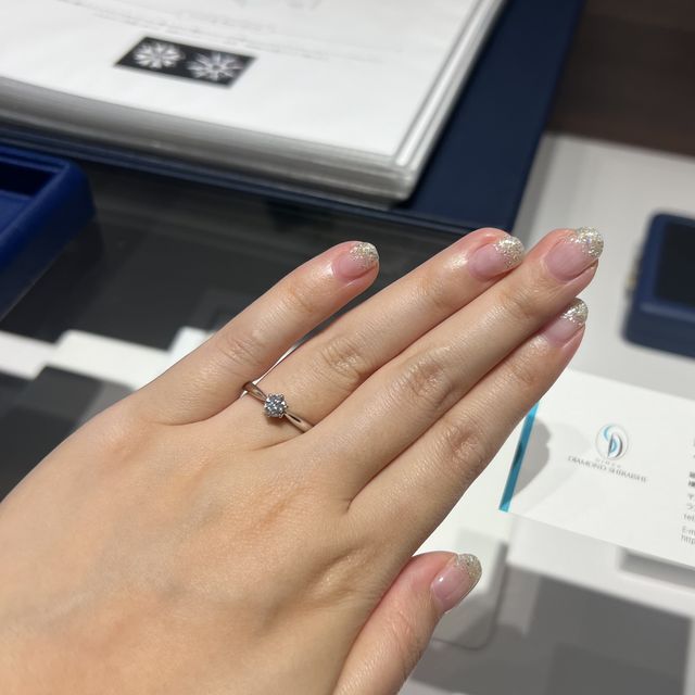 【銀座ダイヤモンドシライシの口コミ】 雑誌にウェーブ型のリングが欲しいと思っておりました。どちらかと言うと…