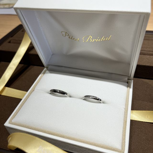 【PILOT BRIDAL(パイロットブライダル)の口コミ】 とってもシンプルなデザインで、いつどんな時に付けててもおかしくない何…