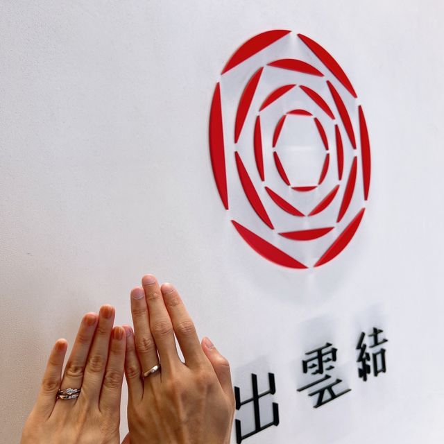 【出雲結(いずもゆい)の口コミ】 デザインはシンプルですが、ピンクゴールドのラインがワンポイントで入っ…