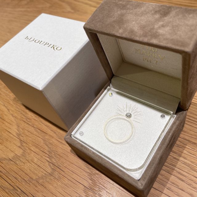 【Flowaves(フロウェーブス)の口コミ】 シンプルなデザインが好みで、あまり派手すぎない指輪にしたかったです。…