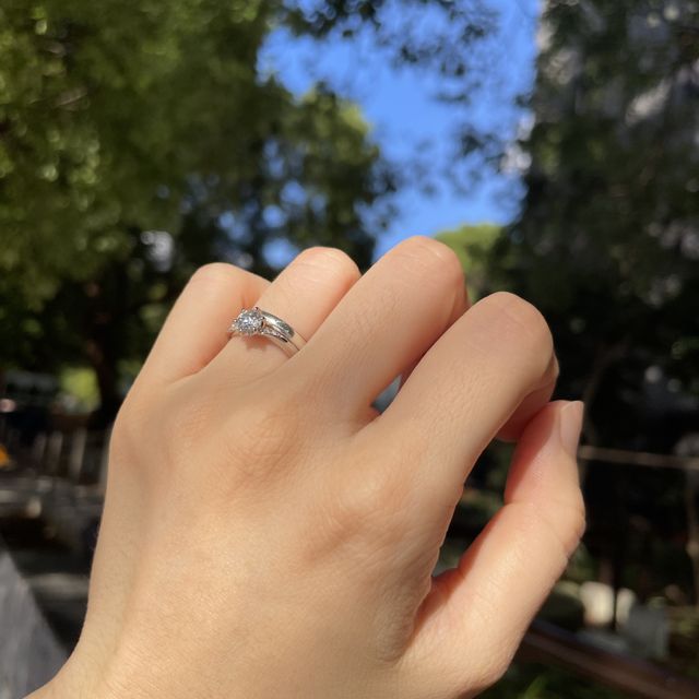 【Flowaves(フロウェーブス)の口コミ】 シンプルなデザインが好みで、あまり派手すぎない指輪にしたかったです。…