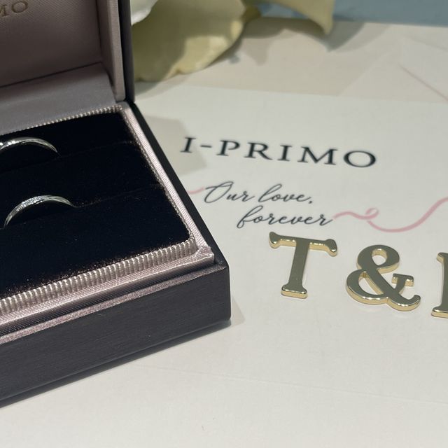 【アイプリモ(I-PRIMO)の口コミ】 派手すぎずシンプル過ぎない石の数が気に入りました。男性の指輪も女性の…