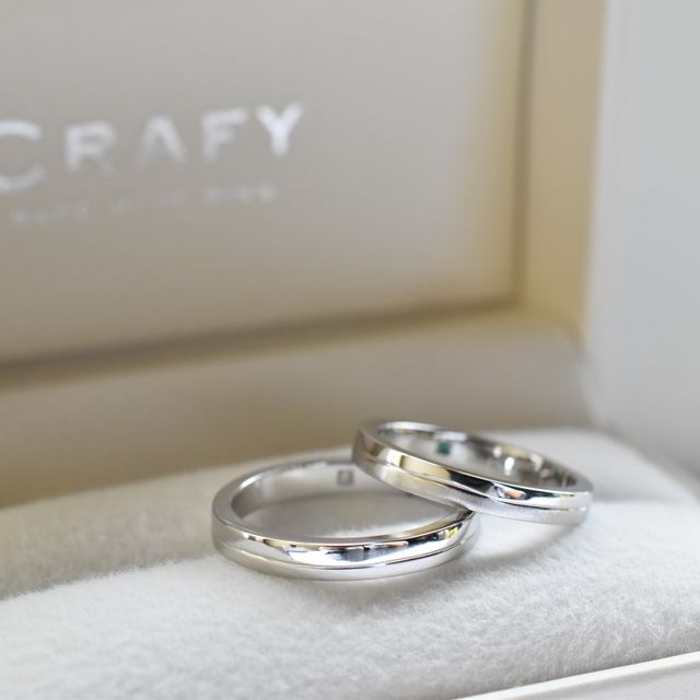 【CRAFY(クラフィ)の口コミ】 シルバーアクセサリーっぽく、かっこいい指輪にしたいという2人の同じ思い…