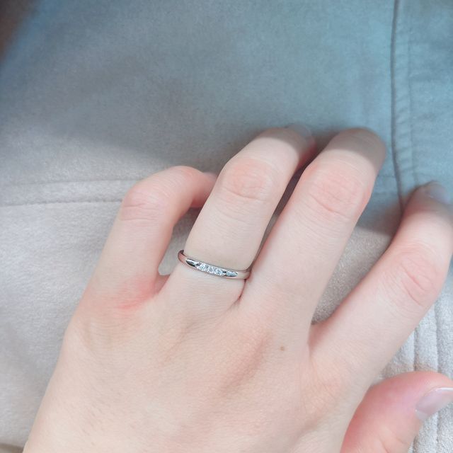 【MIKIMOTO(ミキモト)の口コミ】 ストレート＋ダイヤ入りで検討しており、デザインと指輪の幅を含めて満足…