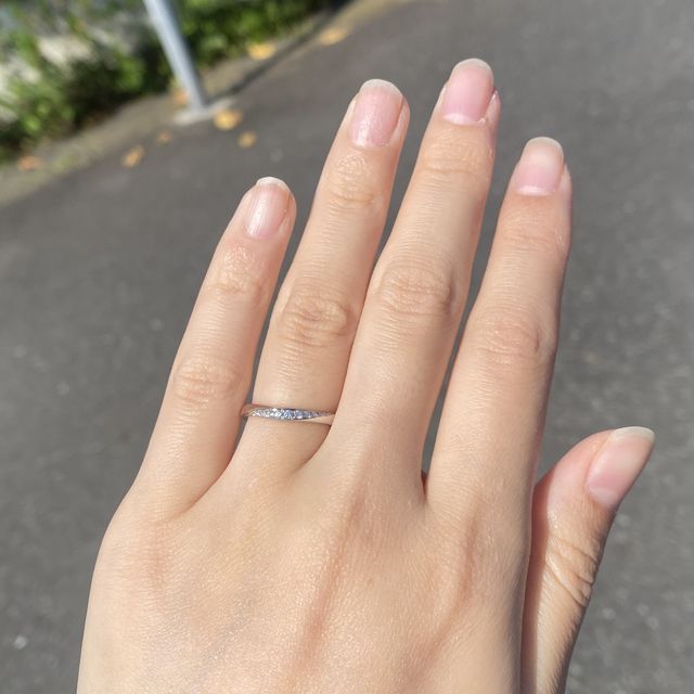 【ラザール ダイヤモンド(LAZARE DIAMOND)の口コミ】 プラチナ、ダイヤ付きのデザインで気になるものを探していたところ、ぴっ…