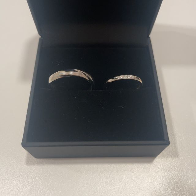 【俄(にわか)の口コミ】 Niwakaの指輪を購入して、とても満足しています。まず一番の魅力は、プラ…