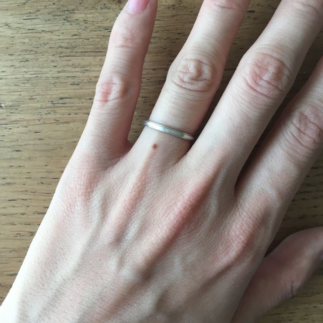 【カルティエ(Cartier)の口コミ】 結婚指輪は、毎日身につけていたかったためシンプルなデザインを探してい…