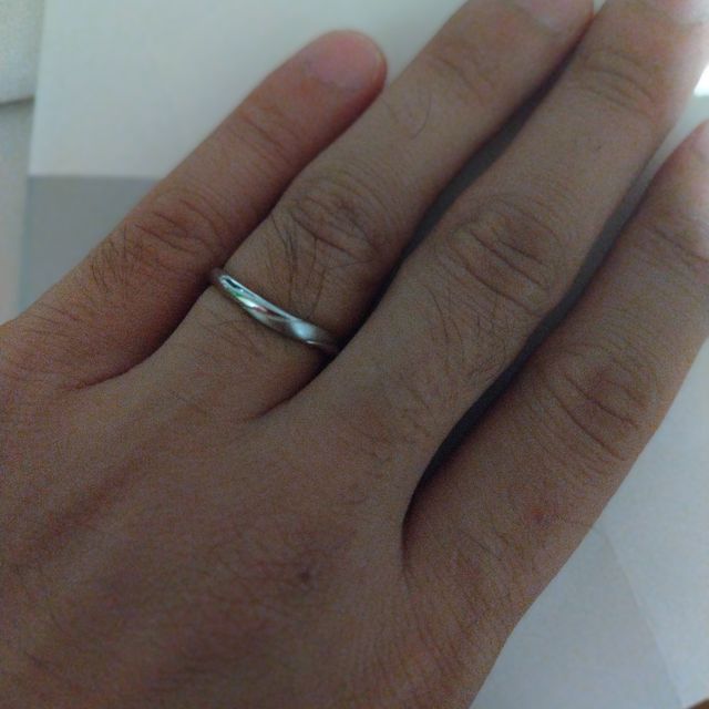 【TOWA(永遠)の口コミ】 まず男女とも華美でないながら、女性用はダイヤがキラキラと光り、それが…