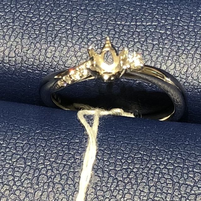 【銀座ダイヤモンドシライシの口コミ】 緩やかなウェーブラインで、船が波を越えていく様子をイメージしていると…