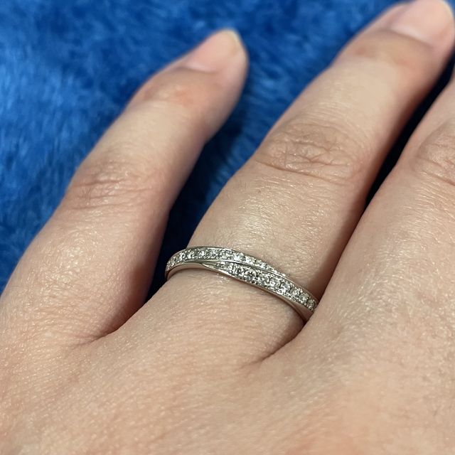 【ヴァンドーム青山(VENDOME AOYAMA)の口コミ】 年齢を重ねても使えるデザインだと思い購入しました。
手が大きく細いリン…