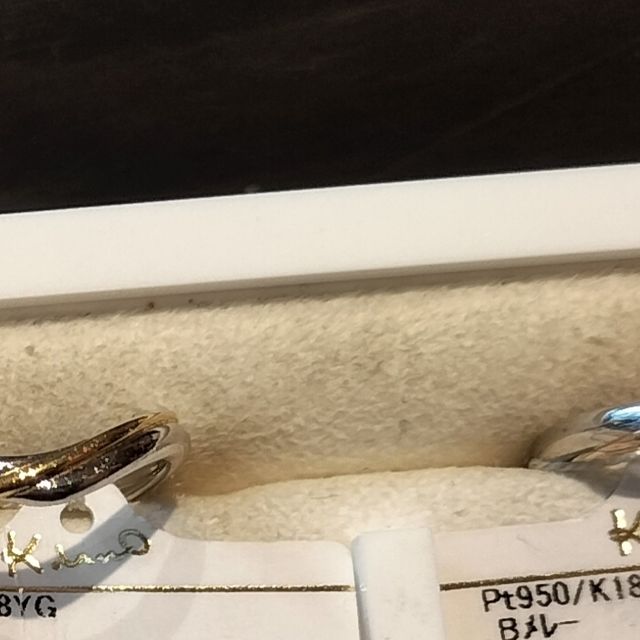 【ケイウノ ブライダル(K.UNO BRIDAL)の口コミ】 ゼクシィの結婚指輪特集にこちらのリングが掲載されていました。
2種類の…