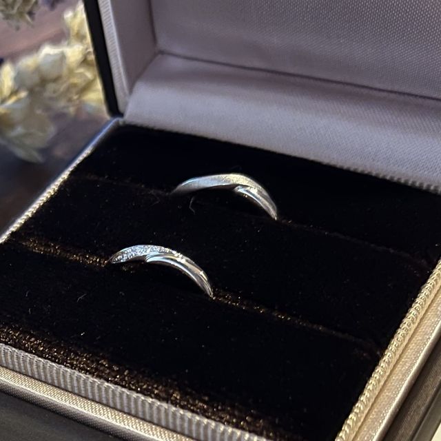 【アイプリモ(I-PRIMO)の口コミ】 ダイヤモンドが斜めに入っているのがとても気に入っています。私の手の水…