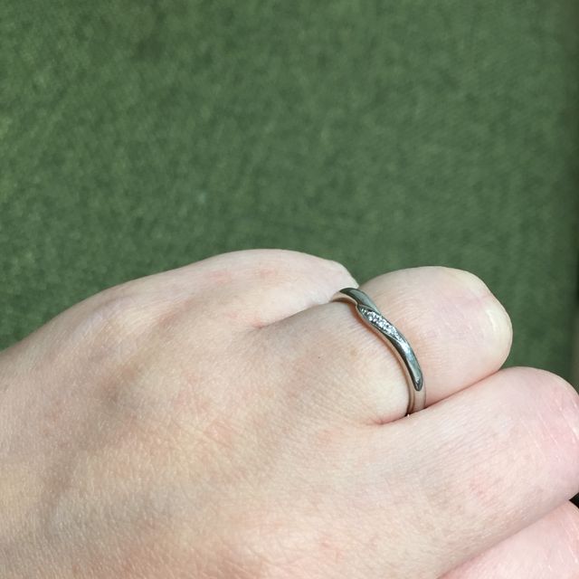 【アイプリモ(I-PRIMO)の口コミ】 指が太いのがコンプレックスでしたが、V字のデザインなのでそのコンプレッ…