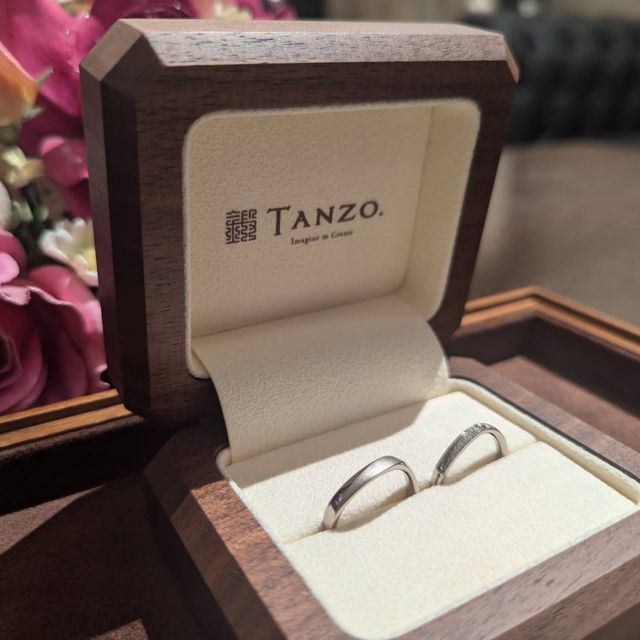 【TANZO.(鍛造指輪)の口コミ】 重厚感のある鍛造製法。セミオーダーによりメインの艶出し部分に対して1/4…