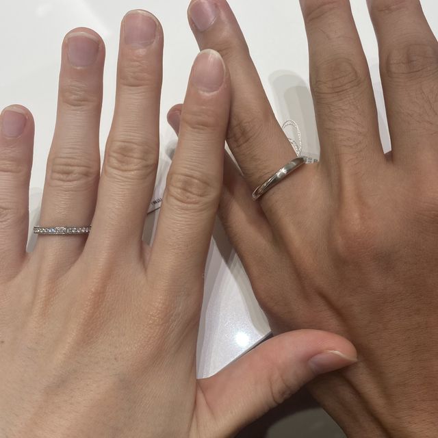 【4℃ BRIDAL(ヨンドシーブライダル)の口コミ】 宝石がたくさんついているものが好みで探していました。キラキラしており…