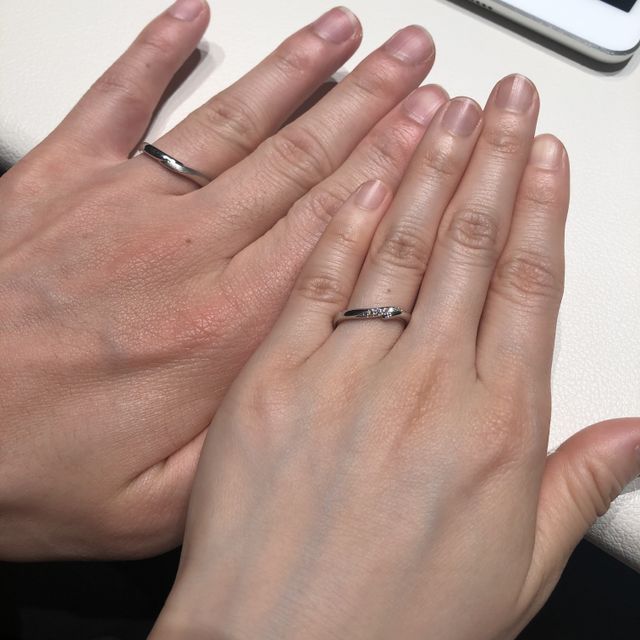 【アイプリモ(I-PRIMO)の口コミ】 ウェーブが入ったデザインで、指を綺麗に見せてくれます。
女性リングのダ…