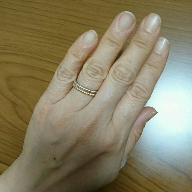 【ヴァン クリーフ＆アーペル(Van Cleef & Arpels)の口コミ】 飽きが来ないこと
どんな場面でもOKなデザイン
品質が良いこと
重ね付けや…